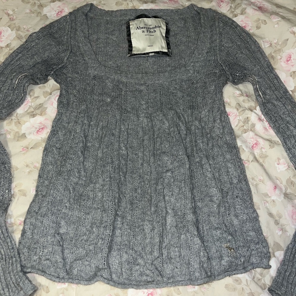 Abercrombie vintage 2000s Bella swan sweater